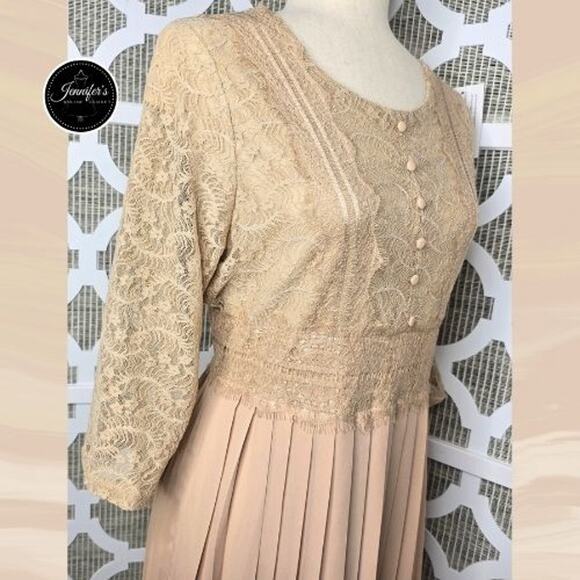 Polagram NWT Beige/Tan Lace and Pleated 3/4 Sleeve Midi Dress Size Large - Picture 6 of 11